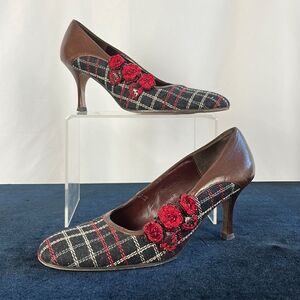 Isabella Fiore Plaid w Flowers Pumps